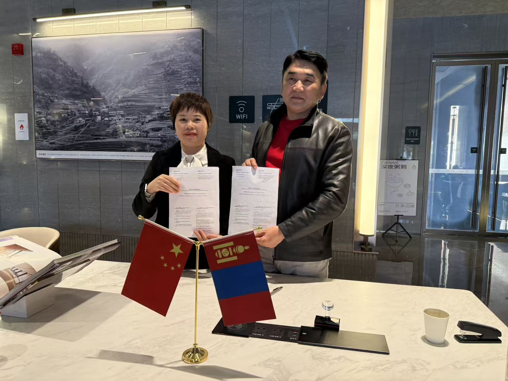 Ningbo Blue Fuji Elevator Co., Ltd. underskriver eksklusiv distributionsaftale med mongolsk kunde for det mongolske marked